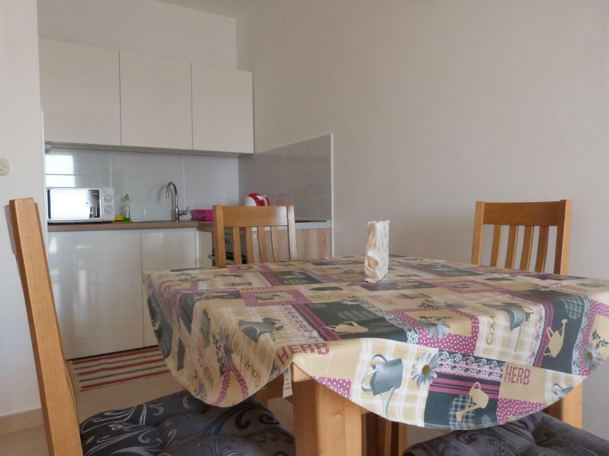 Maria Apartments Starigrad Paklenica Buitenkant foto