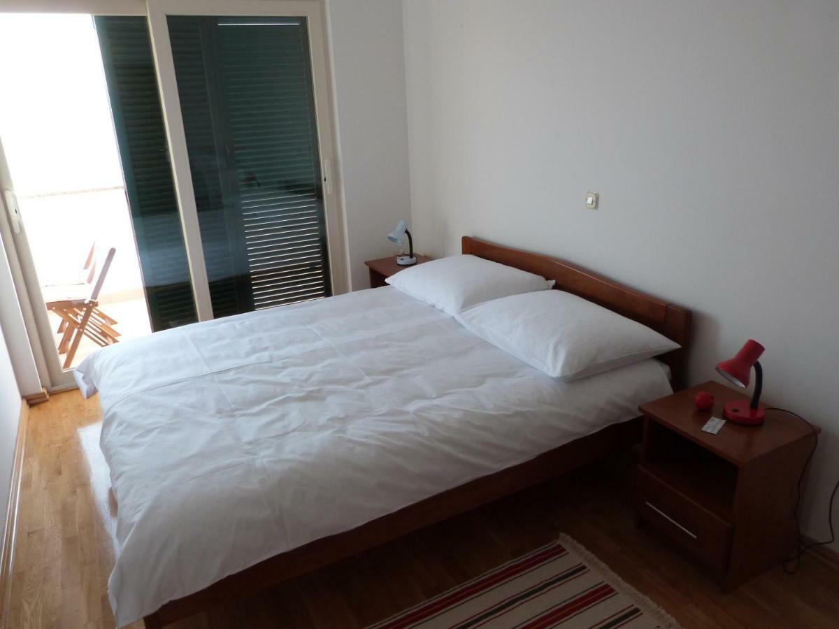 Maria Apartments Starigrad Paklenica Buitenkant foto