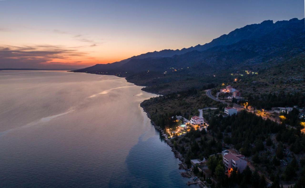 Maria Apartments Starigrad Paklenica Buitenkant foto