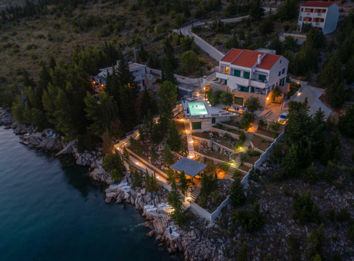 Maria Apartments Starigrad Paklenica Buitenkant foto