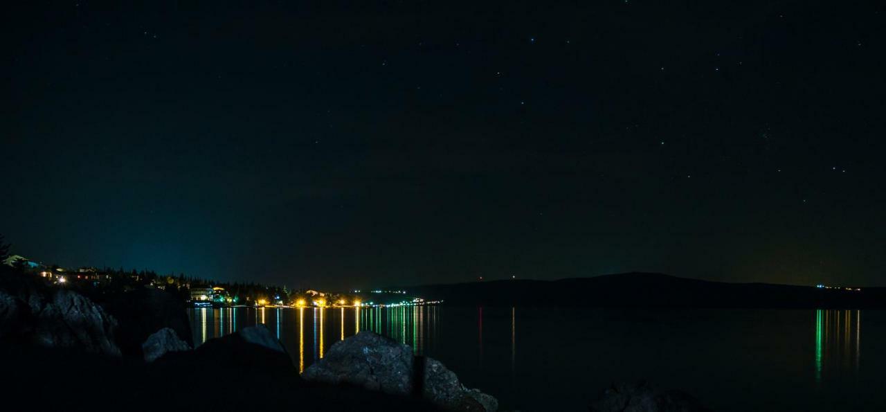 Maria Apartments Starigrad Paklenica Buitenkant foto